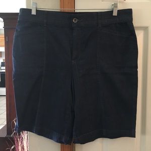 Woman's Laura Scott Jean Shorts